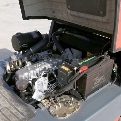 2.0 Ton 2 T Four Wheel Diesel Forklift Truck Warehouse Forklift with Mitsubishi Engine