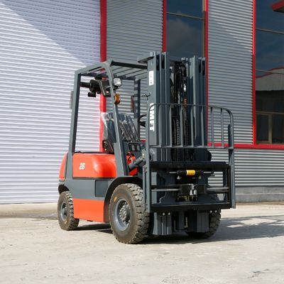 2.5 Ton Diesel Forklift Truck with 5.5m Triplex Full Free Mast and Steel Rubber Tires