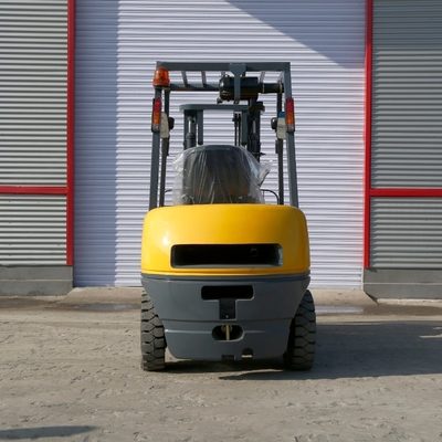 3.0 Ton Four Wheel Diesel Forklift Truck with Min. Turning Radius of 2470mm