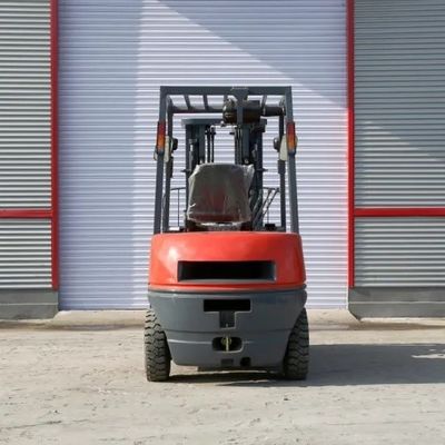 Isuzu Motor Diesel Trucks Tcm 2.5 Ton Diesel Forklift 1070mm Fork Lift Height 3000-7000mm