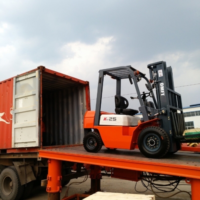 2100mm Min. Width 2.5ton LPG Gasoline Forklift with Japanese Engine and Clamps
