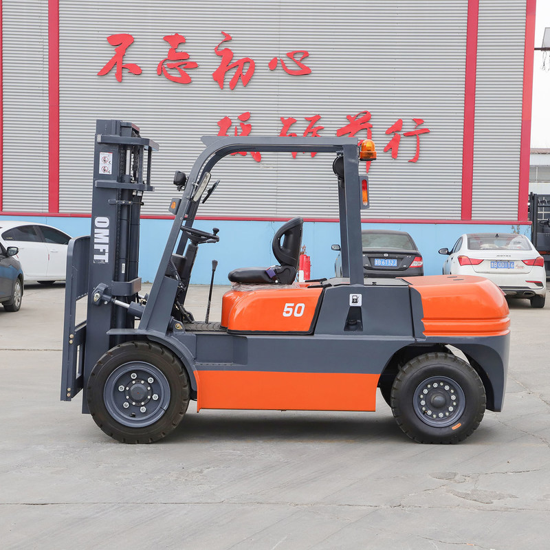 5.0 Ton Diesel Forklift Truck 4.5t 4500kg Min. Width of Right Angle Stacking 4740mm