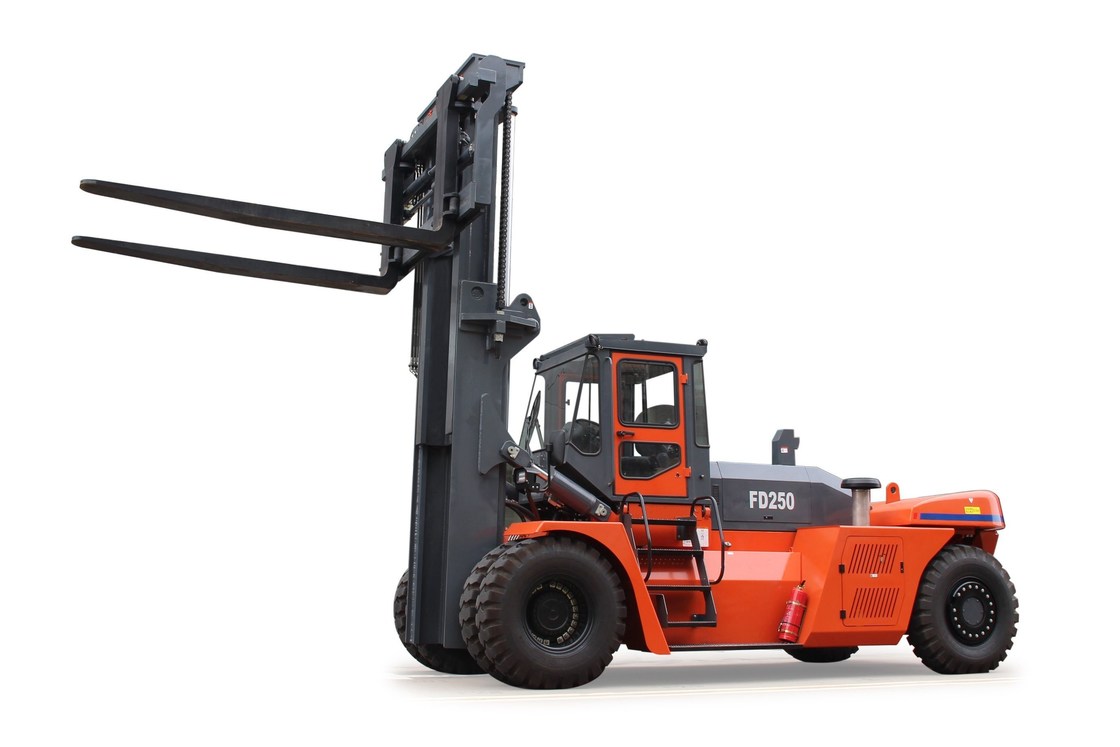 28t Internal Combustion Forklift Perfect for Heavy Duty Steel and Rubber Handling